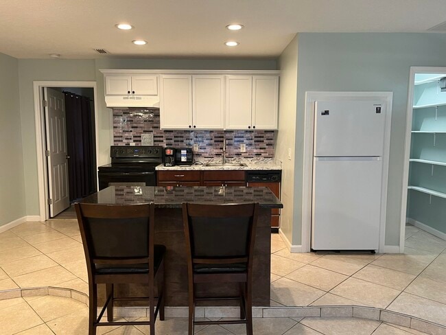 Photo - 491 SW Curtis St