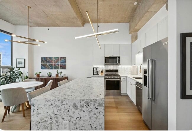 Photo - 125 E 13th St