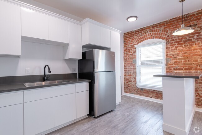 Building Photo - Newly Remodeled Units with Brick Exposure Rental