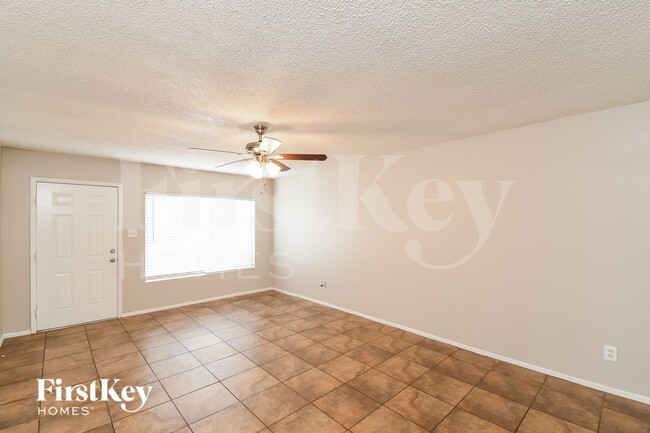 Photo - 940 E Loma Vista Dr