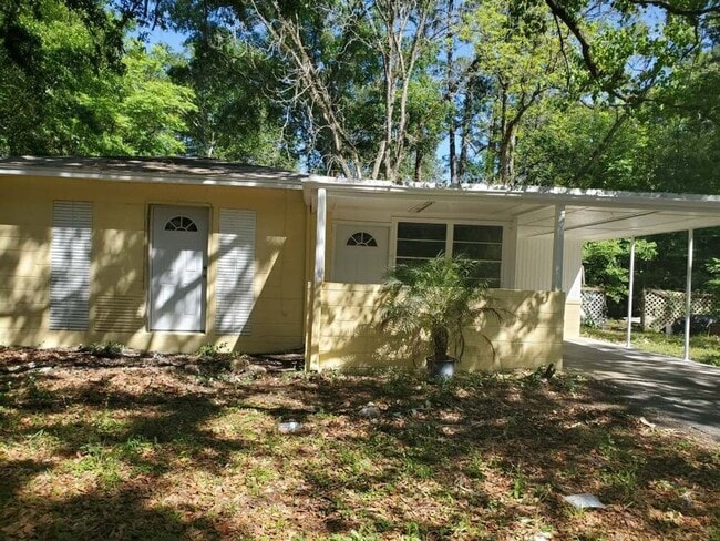 Building Photo - Great 4 bedrooms 2 baths, recently renovated Rental