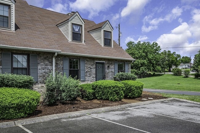 Building Photo - 200 Deerpoint Ct Unit A