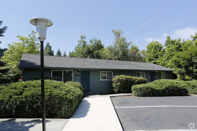 Seneca Terrace - Seneca Terrace Apartments