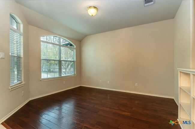 Photo - 128 Sunflower St