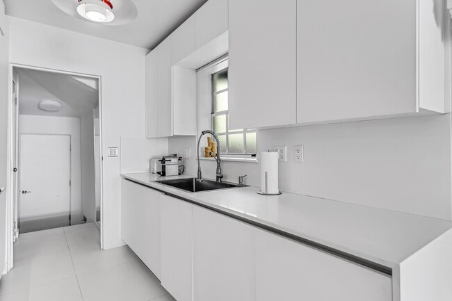 Photo - 8 Century Ln