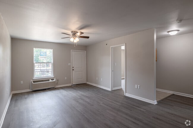 2BR, 1BA - 1,000SF - Living Room