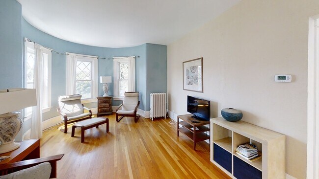 Photo - 307 Tappan St Unit 3