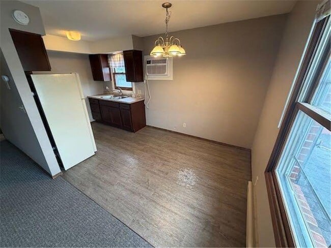 Photo - 706 1st St S