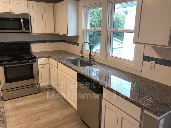 Photo - 2157 Wascana Ave Unit Up