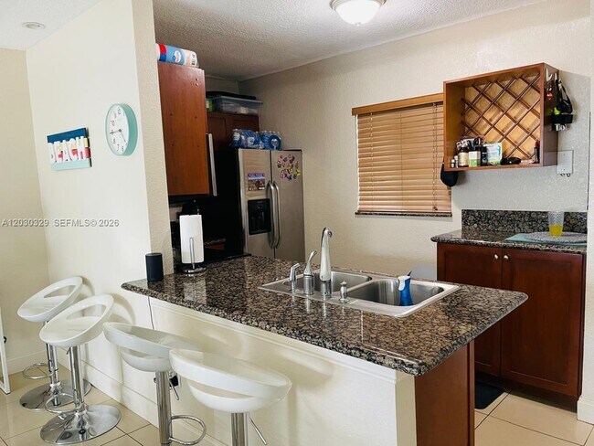 Photo - 3601 NE 170th St Unidad 202