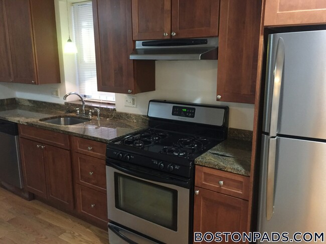 Photo - 64 Louis Prang St Unidad 1