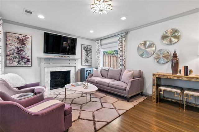 Photo - 5921 Kenwood Ave