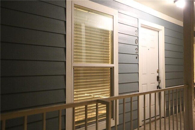 Photo - 400 W 35th St Unidad 202