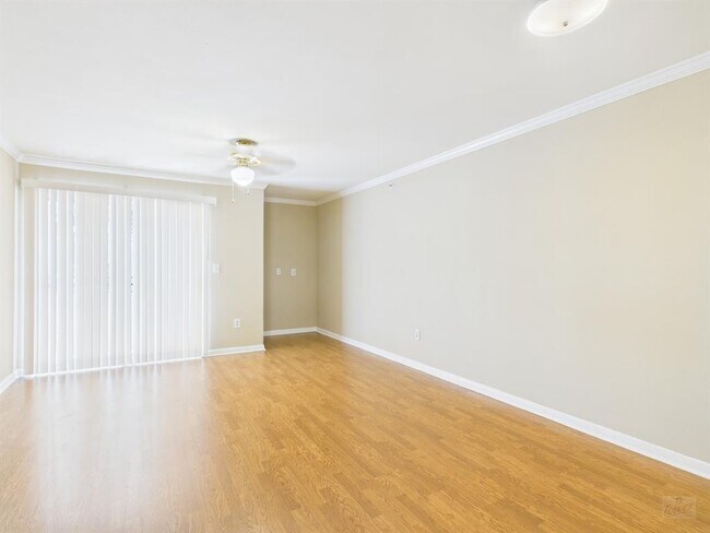 Building Photo - 501 W 26th St Unit 116 Rental