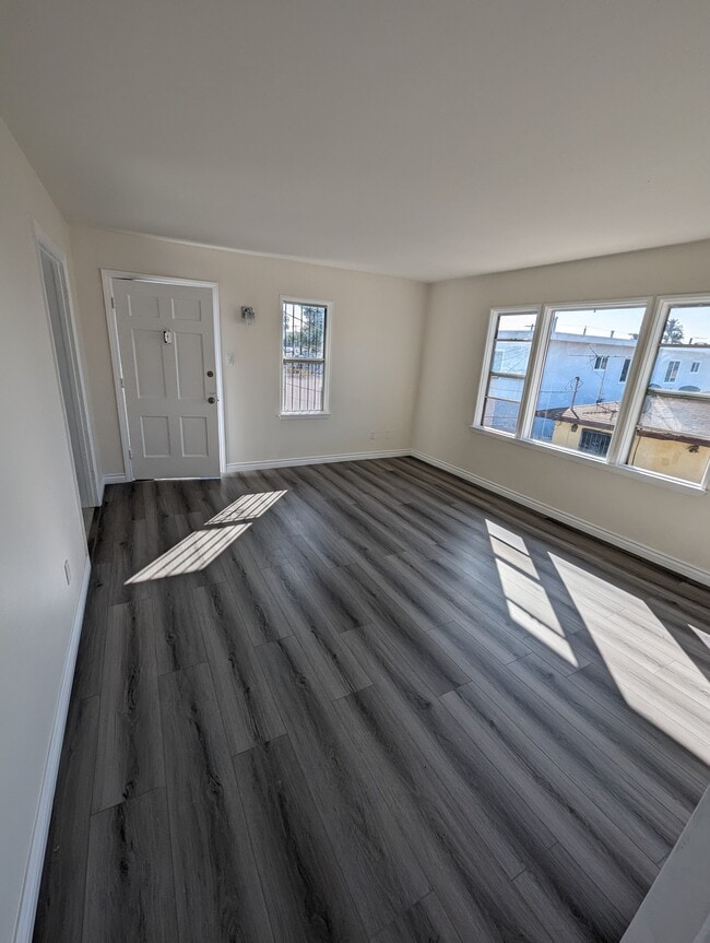 1051 E Hyde Park Blvd Unit 1053