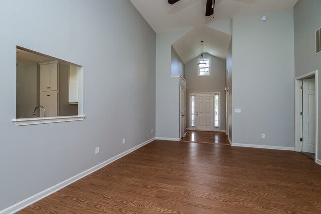 Photo - 128 Paxton Pl