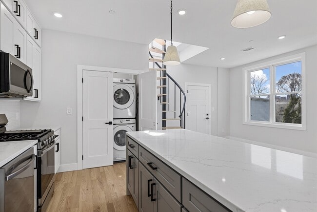 Photo - 152 Marion St Unidad 5