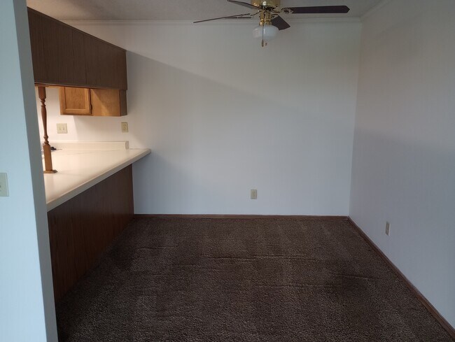 Dining Room - Marina Point Apartments