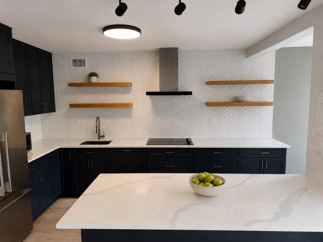 Photo - 5500 Holmes Run Pkwy Unit 101