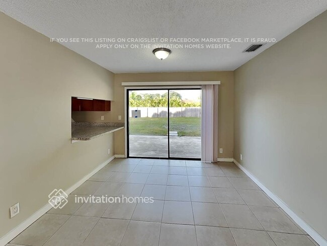 Photo - 112 La Mancha Ave