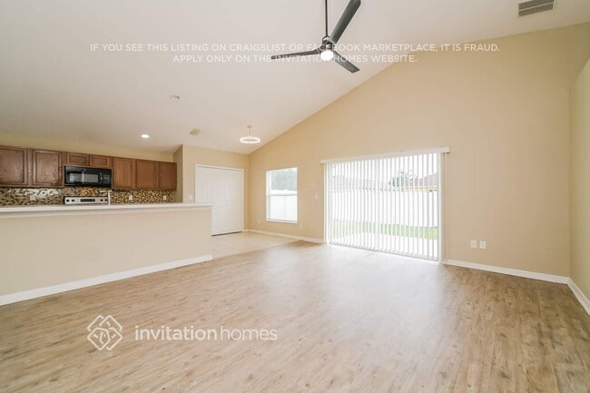 727 Versailles Ln
