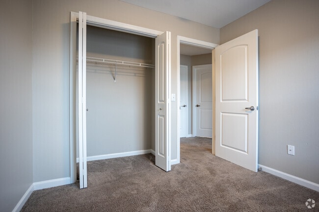 3BR, 2.5BA - 1,360 SF