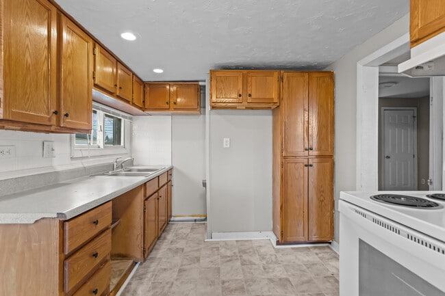 Photo - 1620 S Market St