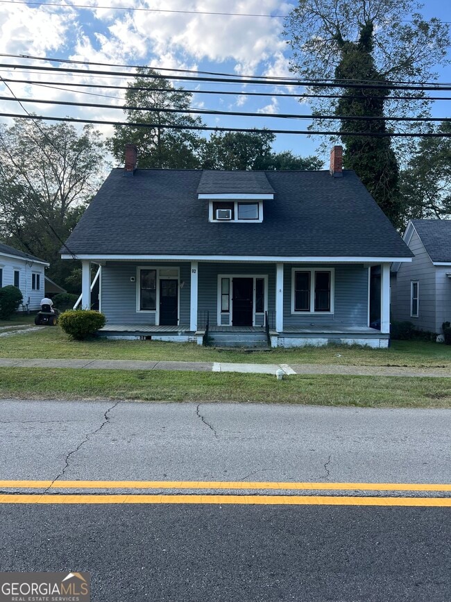 Building Photo - 92 Woodlawn Ave