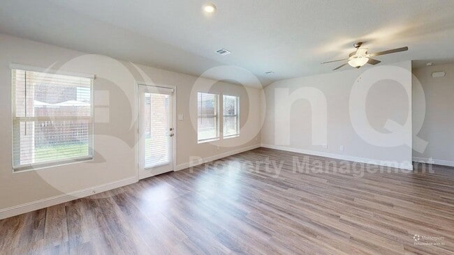 Photo - 613 Huntley Dr