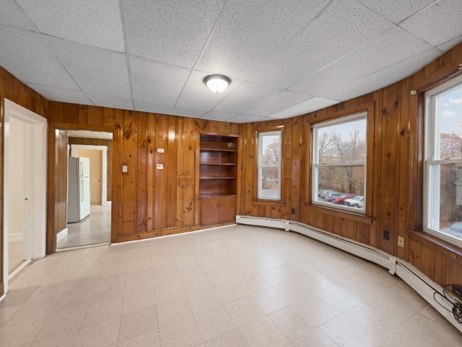 Photo - 286 Farnham St Unit 2