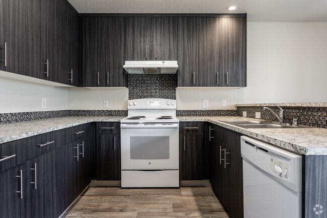 2BR, 2BA - 957 SF