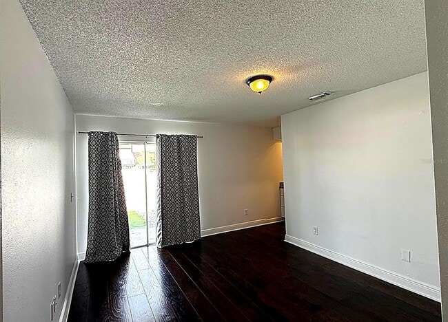 Photo - 2709 Sunbury St