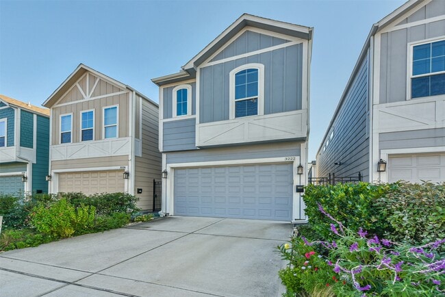 Photo - 3222 Gillespie St