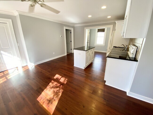 Photo - Above-Garage Apartment for Rent in Old Tow... Unit Garage Apartment