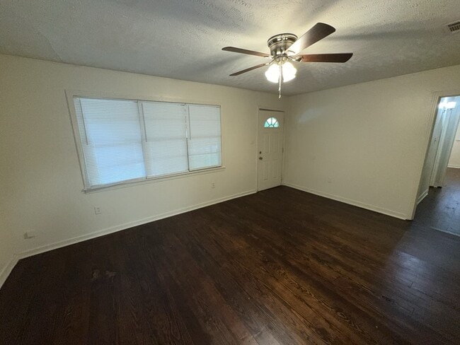 Photo - 2615 Hillside Dr