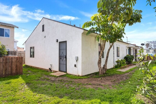 Building Photo - 1736-40 Dahlia Ave Unit 1738