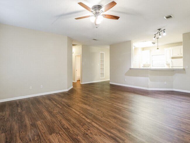 Photo - 13541 Lake Breeze Ln