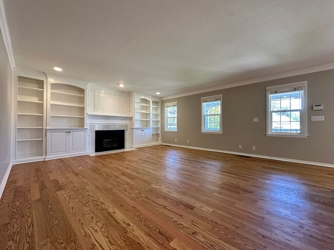 Photo - 604 Village Ct