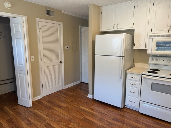 Photo - Great 2-story Townhome