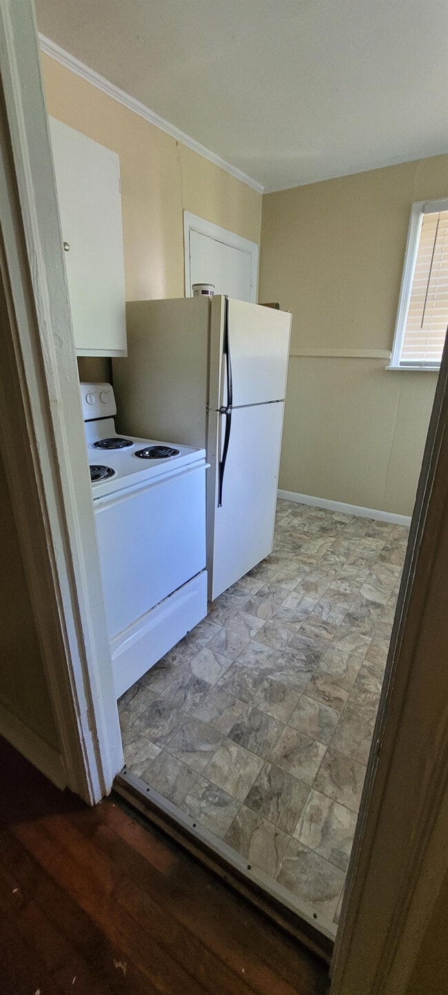 Photo - 421 E Ridgeway St