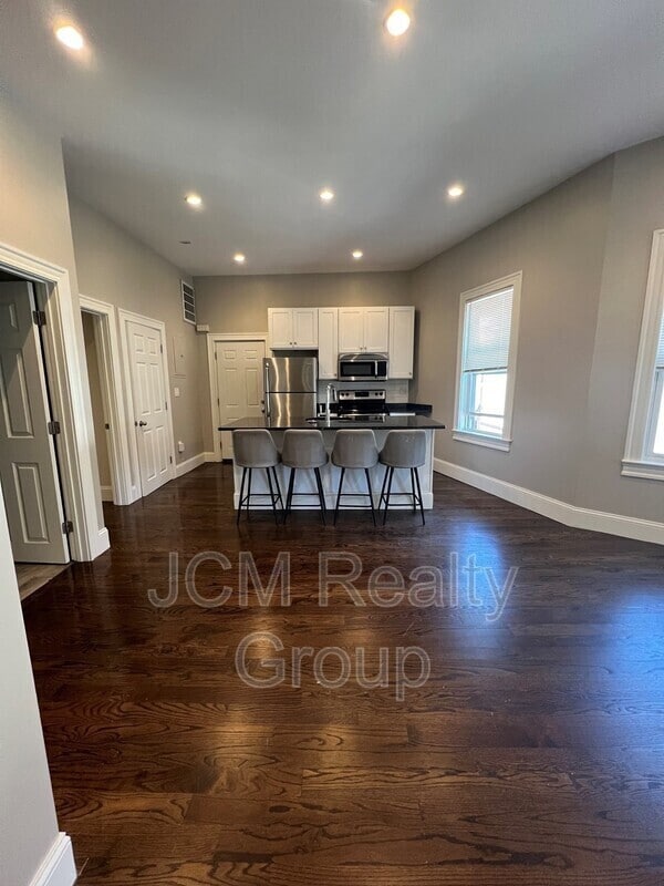 Photo - 116 Dorchester St Unidad 1 / 2nd Floor Rental
