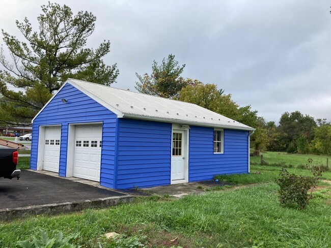 Photo - 108 S Main St