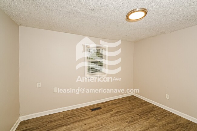 Photo - 800 Chester Ave