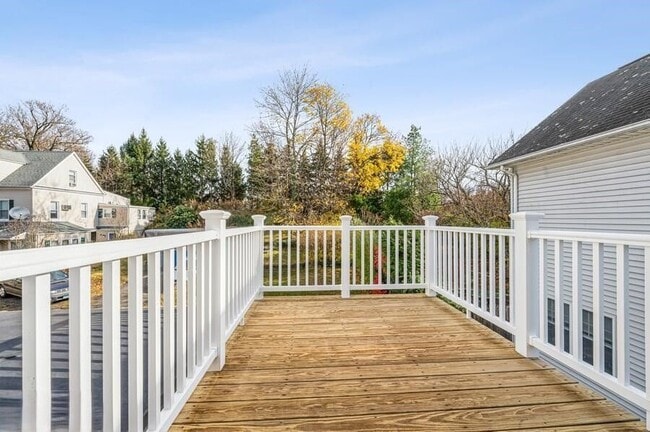 Photo - 63 Le Grande Ave