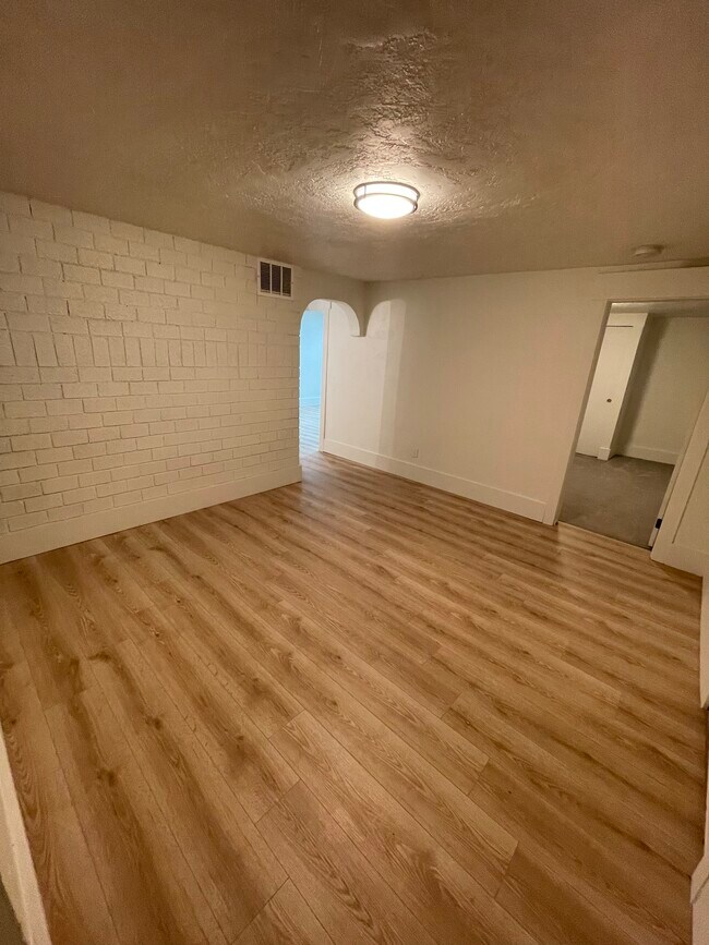 Photo - 76 W 200 S Unit 3