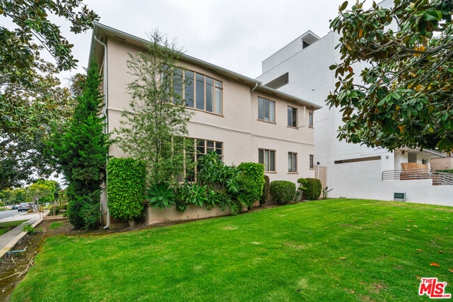 Building Photo - 10303 Ilona Ave Rental