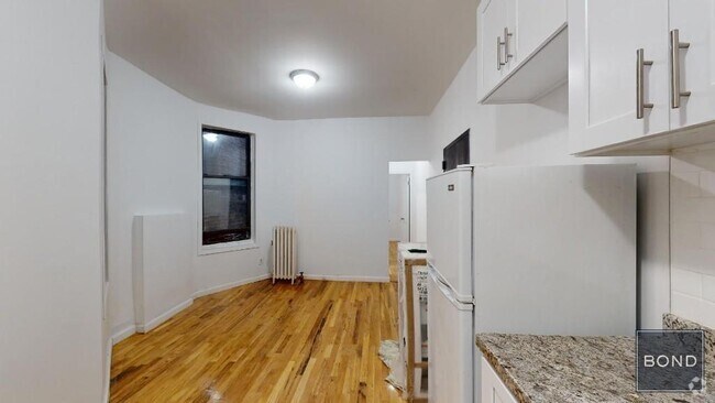 Building Photo - 139 W 28th St Unit 2W Rental