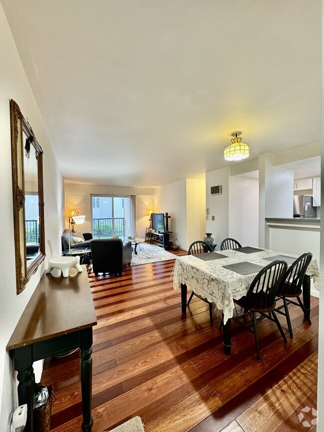 Building Photo - 14630 NE 32nd St Unit E13 Rental