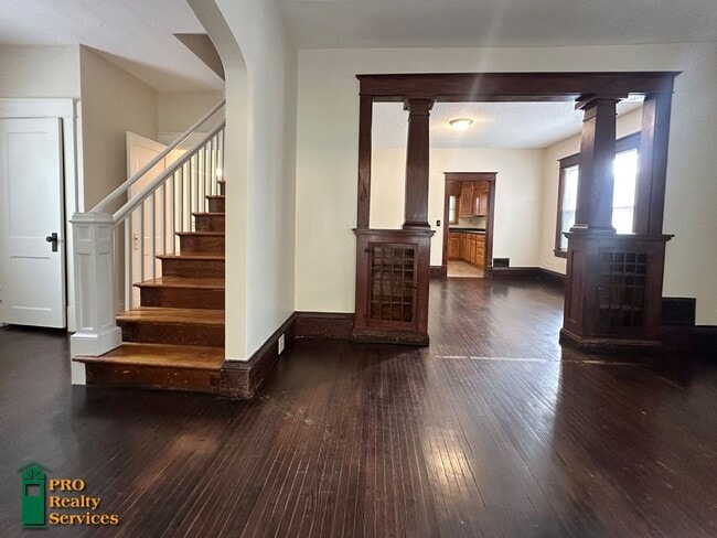 Building Photo - 4 Bedroom Home Close to Theodore Wirth Park