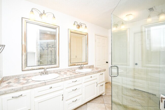 Photo - 6702 Spring Leaf Dr